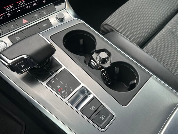 2020 Audi A6 40 TDI V (C8), чёрный, 4200000 рублей - вид 16