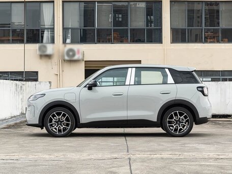 2026 Leapmotor A10 53 kWh, серебристый, 2199000 рублей, вид 5