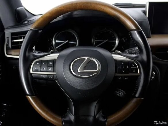 2017 Lexus LX 450d III Рестайлинг 2, серый, 7300000 рублей - вид 7