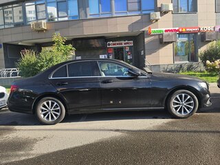 2020 Mercedes-Benz E-Класс 200 d V (W213, S213, C238), чёрный, 2950000 рублей, вид 4