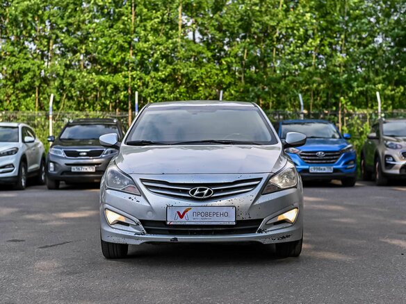 2014 Hyundai Solaris I Рестайлинг, серебристый - вид 2