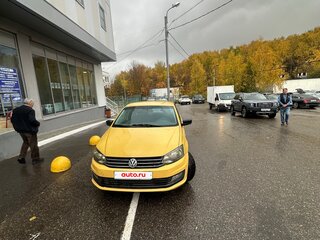 2018 Volkswagen Polo V Рестайлинг, жёлтый, 500000 рублей, вид 1
