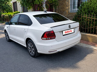 2018 Volkswagen Polo V Рестайлинг, белый, 1300000 рублей, вид 2