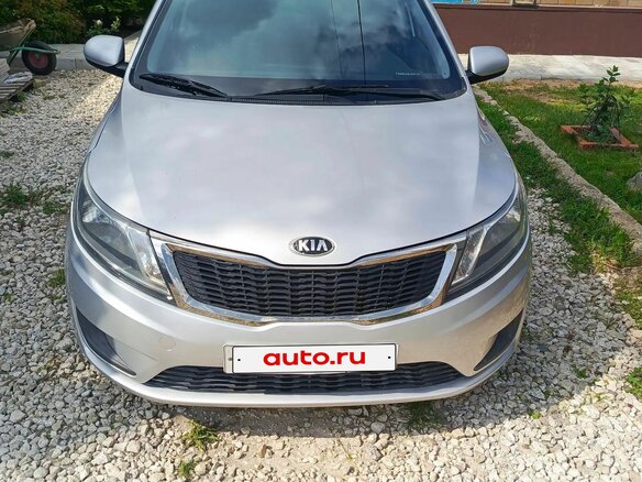 2014 Kia Rio III, серебристый, 950000 рублей