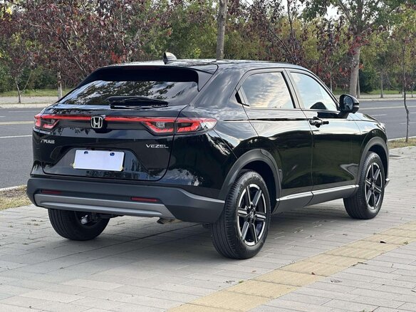 2022 Honda Vezel II, чёрный, 1420000 рублей - вид 4