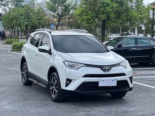 2019 Toyota RAV4 IV (XA40) Рестайлинг, белый, 1900000 рублей, вид 1