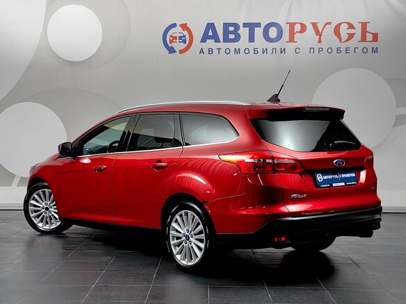 2017 Ford Focus III Рестайлинг, красный, 849000 рублей - вид 1