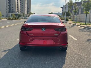 2022 Mazda 3 IV (BP), красный, 1660000 рублей, вид 5