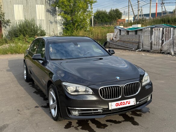 2014 BMW 7 серии Long 740Li xDrive V (F01/F02/F04) Рестайлинг, серый, 2700000 рублей - вид 2