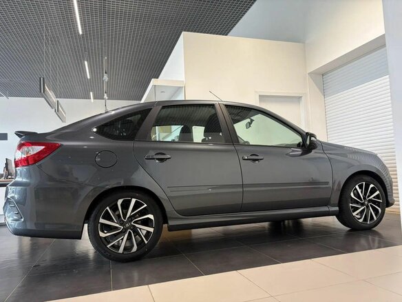 2026 Lada (ВАЗ) Granta Sport I Рестайлинг, серый, 1581000 рублей - вид 4