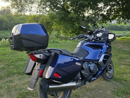 2014 Triumph Trophy 1200, синий, 742786 рублей, вид 2