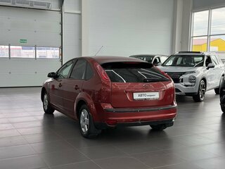 2006 Ford Focus II, красный, 299000 рублей, вид 2