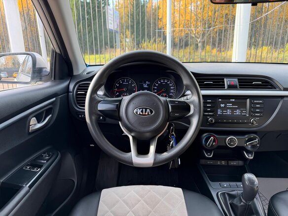 2018 Kia Rio IV, серебристый, 1209000 рублей - вид 10