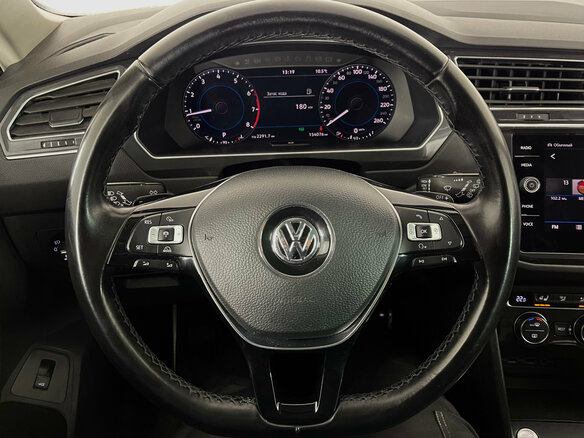 2018 Volkswagen Tiguan II, синий, 2440000 рублей - вид 14