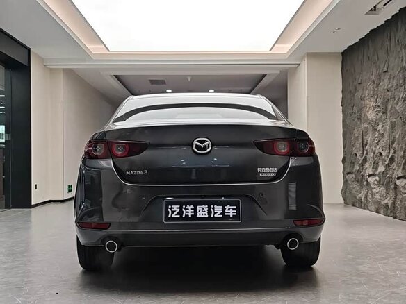 2022 Mazda 3 Axela IV (BP), серебристый, 1320000 рублей - вид 4