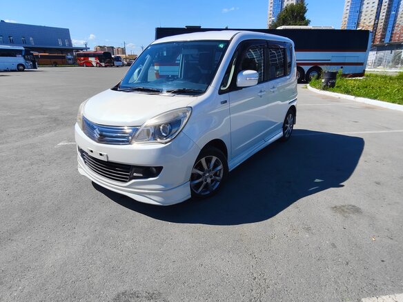 2011 Suzuki Solio II, белый