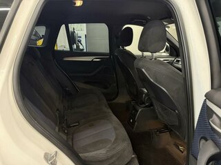 2017 BMW X1 18i sDrive II (F48), белый, 1990000 рублей, вид 4