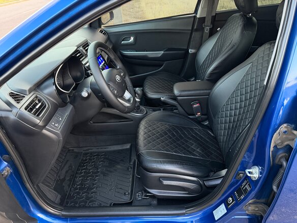 2013 Kia Rio 5-speed III, синий, 900000 рублей - вид 21