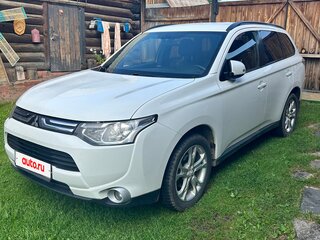 2012 Mitsubishi Outlander III, белый, 1400000 рублей, вид 1