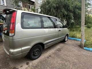 1999 Toyota Town Ace Noah III, зелёный, 553000 рублей, вид 2