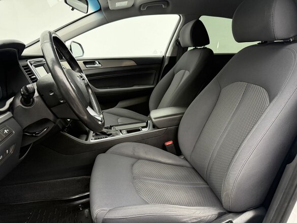 2019 Hyundai Sonata VII (LF) Рестайлинг, белый, 1615000 рублей - вид 9