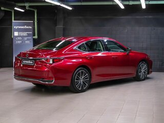 2021 Lexus ES 250 VII, красный, 2757700 рублей, вид 4