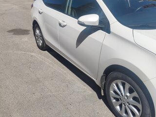 2013 Toyota Corolla XI (E160, E170, E180), белый, 1500000 рублей, вид 4