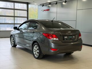 2013 Hyundai Solaris I, серый, 767000 рублей, вид 4
