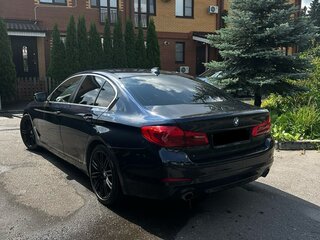 2018 BMW 5 серии 520i VII (G30/G31/G38), синий, 2350000 рублей, вид 4
