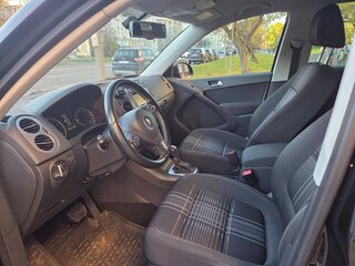 2016 Volkswagen Tiguan I Рестайлинг, чёрный, 1700000 рублей, вид 5