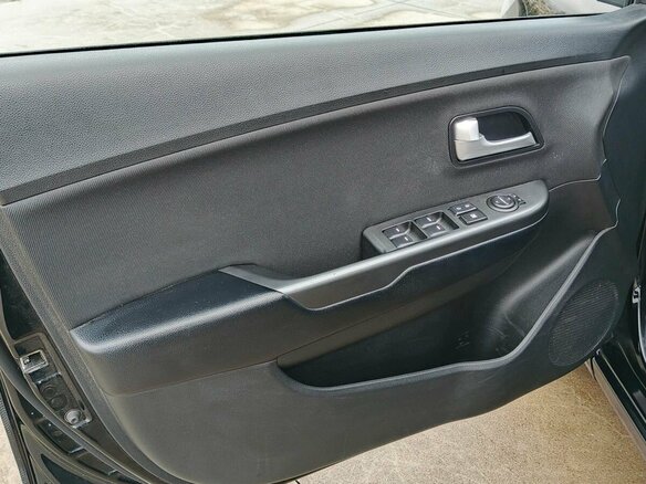 2015 Kia Rio 6-speed III, чёрный, 840000 рублей - вид 10