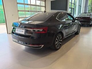 2024 Skoda Superb IV, чёрный, 3842435 рублей, вид 5