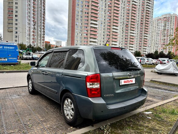 2006 Kia Carnival II, серый, 839000 рублей - вид 4