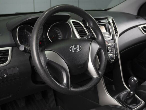 2016 Hyundai i30 II Рестайлинг, серебристый, 1000000 рублей - вид 10