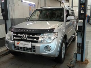 2013 Mitsubishi Pajero IV Рестайлинг 1, серый, 1720000 рублей, вид 1