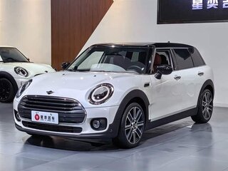 2023 Mini Clubman Cooper II Рестайлинг, белый, 2100000 рублей, вид 2
