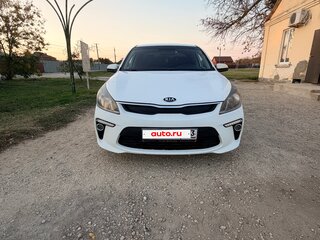 2017 Kia Rio IV, белый, 1150000 рублей, вид 1