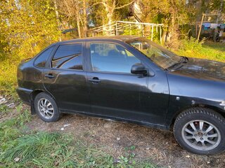 2000 SEAT Cordoba I Рестайлинг, чёрный, 200000 рублей, вид 3