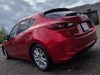 2018 Mazda Axela III Рестайлинг, красный, 1400000 рублей, вид 2