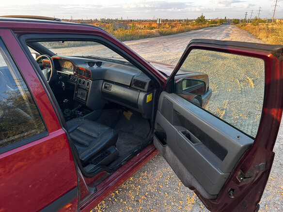 1994 Volvo 850, красный - вид 5