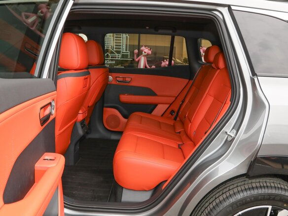 2026 Toyota bZ3X 58.3 kWh, серебристый, 3013000 рублей - вид 31