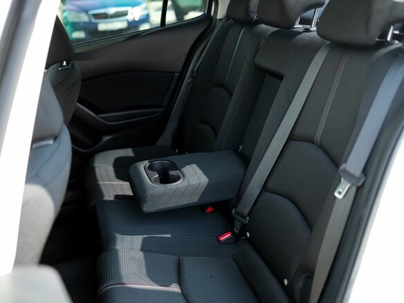 2016 Mazda 3 III (BM) Рестайлинг, белый - вид 10
