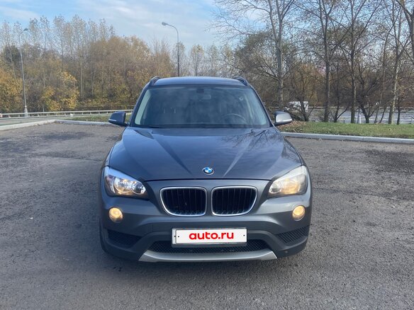 2013 BMW X1 20d I (E84) Рестайлинг, серый, 1470000 рублей - вид 1