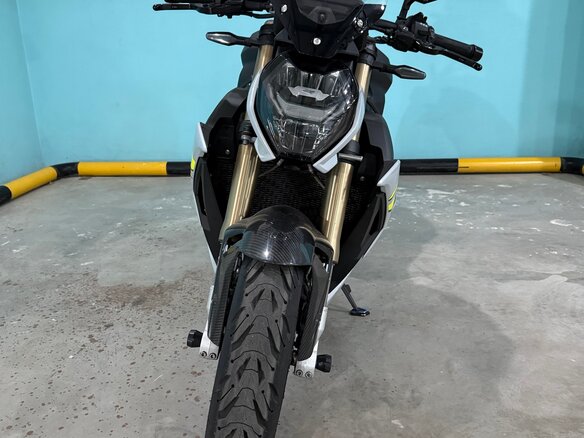 2022 BMW S 1000 R, серый, 1910000 рублей - вид 2