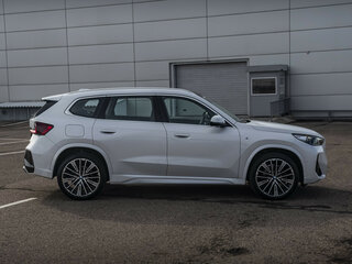 2025 BMW X1 Long 25Li xDrive III (U11/U12), белый, 5228000 рублей, вид 4