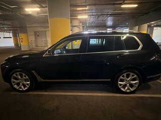 2022 BMW X7 40i I (G07) Рестайлинг, чёрный, 11500000 рублей, вид 3