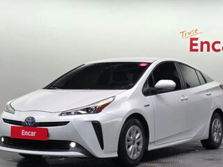 2022 Toyota Prius IV Рестайлинг (XW50), белый, 1757000 рублей, вид 1