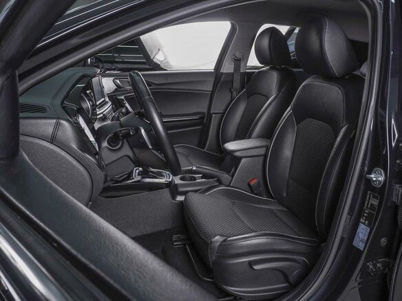 2018 Kia Ceed III, чёрный, 1730000 рублей - вид 9