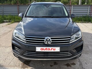 2015 Volkswagen Touareg II Рестайлинг, серый, 3550000 рублей, вид 2