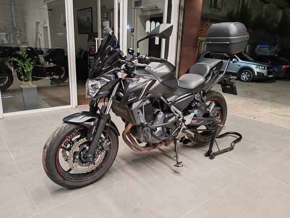 2017 Kawasaki Z 650, чёрный, 600000 рублей - вид 2